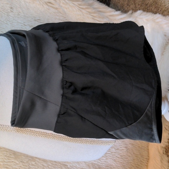 Adidas women’s running shorts SZ S - Picture 4 of 10